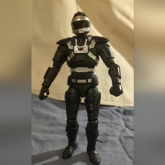 4 Power Ranger Action Figures - Picture 5 of 6